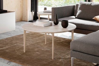 SM 243 von Skovby Møbelfabrik - Couchtisch mit runder Massivholzplatte