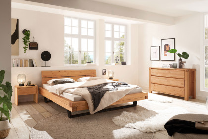 BE-0880 von GK Möbelvertrieb - Balkenbett mit schwarzen Holzkufen