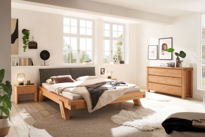 BE-0880 von GK Möbelvertrieb - Balkenbett Kiefernholz mit grauem Kopfteilpolster