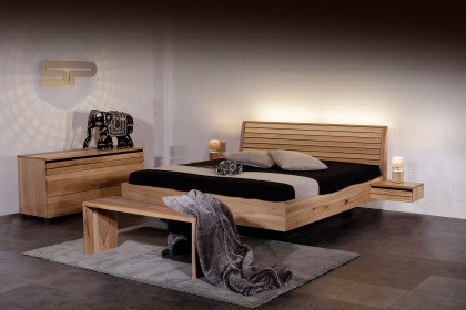 Pilatus von Sprenger Möbel - Holzbett mit Waldkante Sumpfeiche geölt