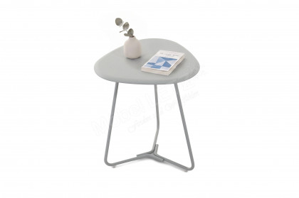Tripod von Pode - Beistelltisch in Pale aqua mit Metallgestell