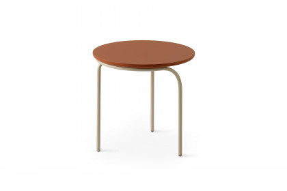 Ova von Pode - Beistelltisch in Lack cinnamon/ Epoxy shell silk
