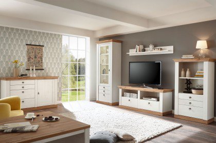 Landhaus von Kollektion Letz - Wohnwand in Pinie weiß